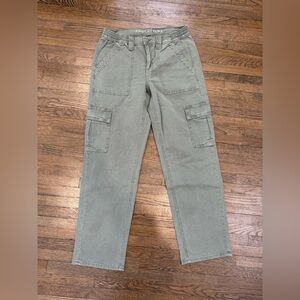 American Eagle Straight Leg Stretchy Cargo Pant 4 Short